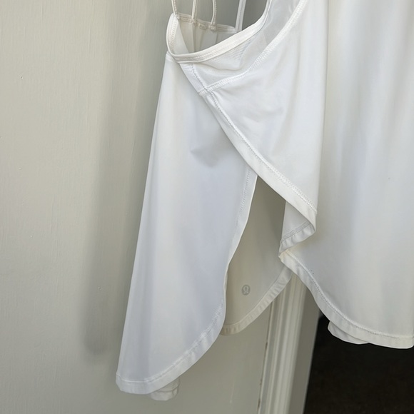 Lululemon white tank
lululemon athletica - Picture 3 of 6